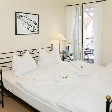 Ulmenschloesschen - 16-11 Kuehlungsborn